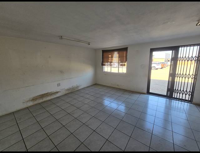 280M² WAREHOUSE TO LET IN ANDERBOLT